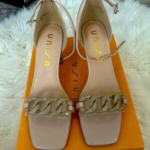 Brand new tan sandals Unisa size 8